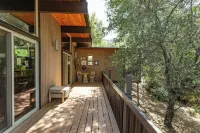 Artist’s Oasis •Spacious Mid-Century Home •Private Pool + Sauna •Near Sequoia - Pools