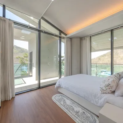 Ganghwa Cornerstone Pool Villa and Spa Pension ボムンサテンプル周辺のホテル