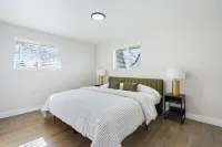 @ Marbella - Modern 4-br Retreat Chef's Kitchen