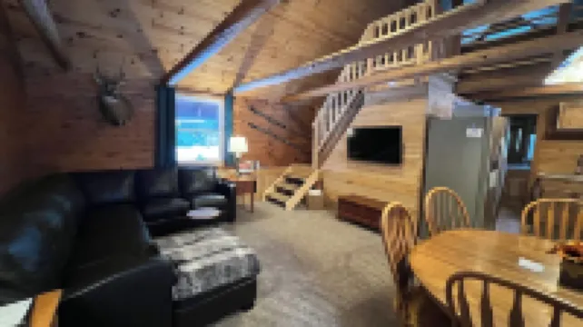 Waterfall Cabin - Pictured Rocks Lodging