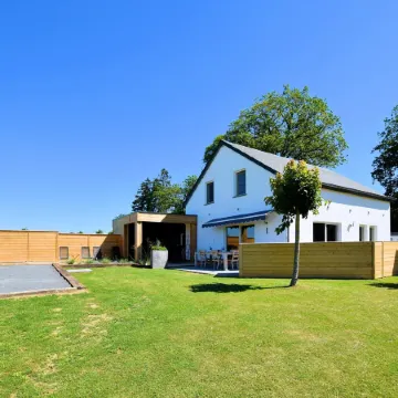 Beautiful, Luxury Home with Sauna, Hot Tub, Private Bathrooms