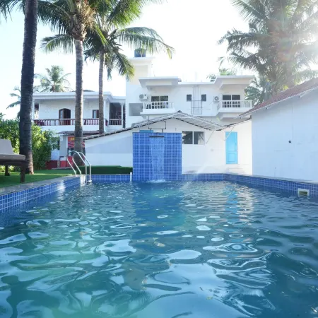 Beachouse Beachfront Cottages and Suites