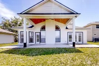 Waterfront 2-story Home With Water Views, Patio, Streaming, Washer/dryer, & AC - Balkoner