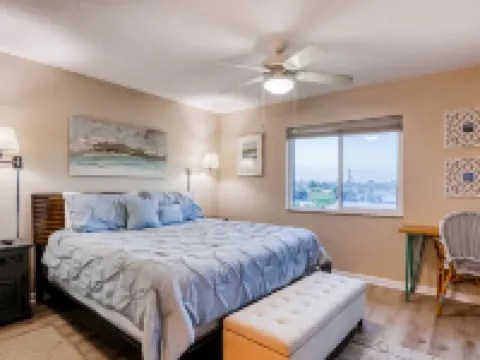 Dreamy Oasis on the Beach With Balcony, Pools, gym & Ocean View - Dog-friendly Hotels in Butler Beach