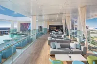 The WB Abu Dhabi Hotel, Curio Collection by Hilton - bar