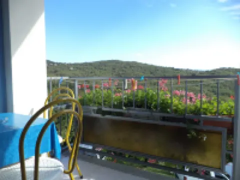 Apartments Andela Hoteles en Brseč