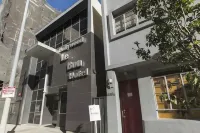 Le Bon Hotel Hollywood Hotels near Death Museum