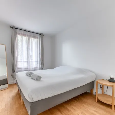 Bright 2Br Near Croix-Rousse · Sleeps 6 · Lyon