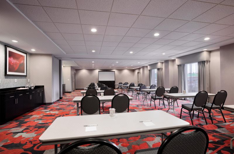 Hampton Inn & Suites Roanoke Airport photo 5