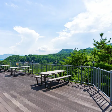 Gangneung Solei Village Pension Отели рядом с достопримечательностью «Парк Hourglass»