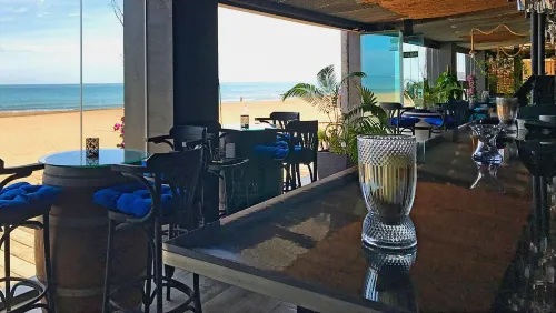 Lloyds Beach Club - 3-Star