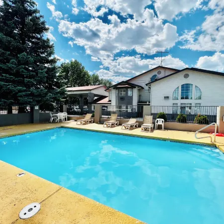 Days Inn & Suites by Wyndham Flagstaff Near University