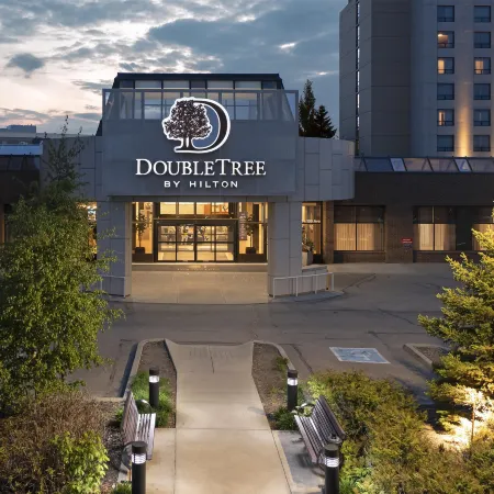 DoubleTree by Hilton West Edmonton