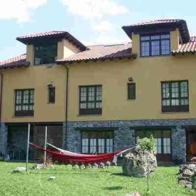 El Quesar de Gamoneo Hotel Exterior