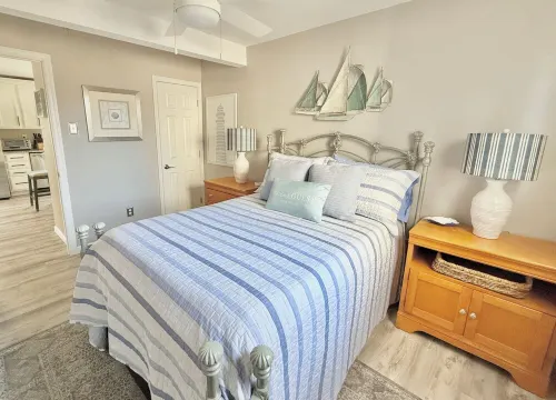 Pool Swim Spa-Hot Tub!  300 Feet to Secluded Beach!  Kayaks!! Bayshore Getaway!