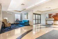 Comfort Inn & Suites Saint Louis Lafayette Square - 2-Star