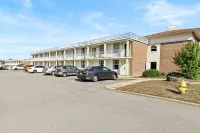 Moonlight Inn Hotel O Hattiesburg, MS - parkir