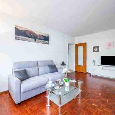Lido Apartment - Happy Rentals Rooms
