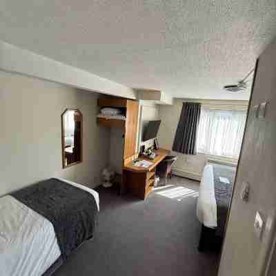 De Trafford Arms by Chef & Brewer Collection Rooms