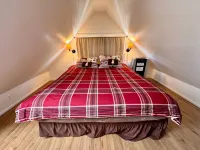 Fox n Bear Cottages Big Bear - parking