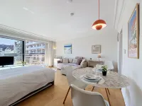 Cosy @ the beach studio with pool