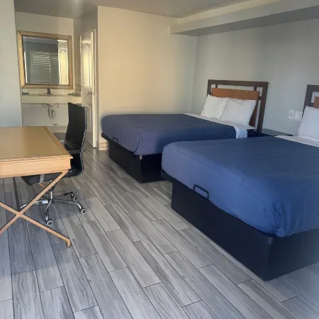Clover Motel