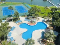 PENTHOUSE HIDEAWAY: BEACH LOVERS' ROMANTIC HAVEN - VIEWS to INFINITY! - Private Pools