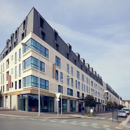 Hôtel Mercure Saint-Malo Balmoral Отели рядом с достопримечательностью «Пляж Сийон»