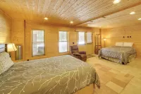 1/4 Mi to Hiawatha Forest Trails! Outdoor Retreat - 3-Star