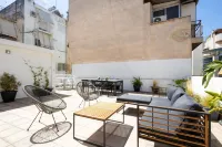 บ้าน 4 ห้องนอน ใกล้สวนดาดฟ้า อโครโพลิส สำหรับ 12 คน พร้อมจากุซซี่ - บังกะโล
