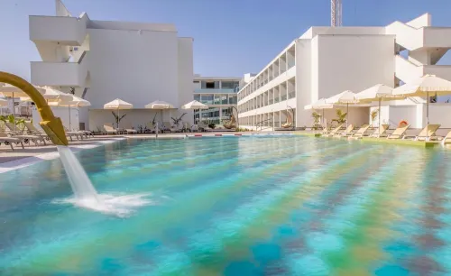 Nicholas Color Hotel - 4-Star