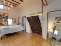 Pet-Friendly Loft Vacation Rental w/ Fire Pit! Hotéis em Bemus Point