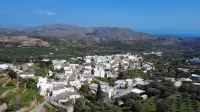 Private Studio Retreat in Zakros, Crete With Scenic Views