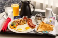 DoubleTree by Hilton Hotel Jackson - breakfast