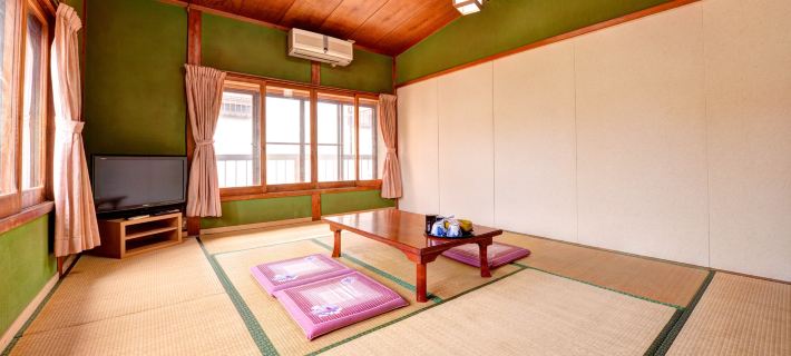 Amimoto Ryokan Nakahei Minamichita otelleri