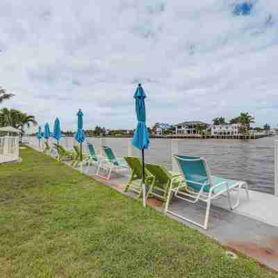 Elegant Waterfront Condo w/ Views in Pompano Beach Others