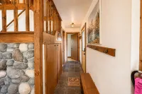 Trobele 3 Bedroom Home by NW Comfy Cabins by RedAwning