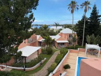 Fourways Inn - Pools