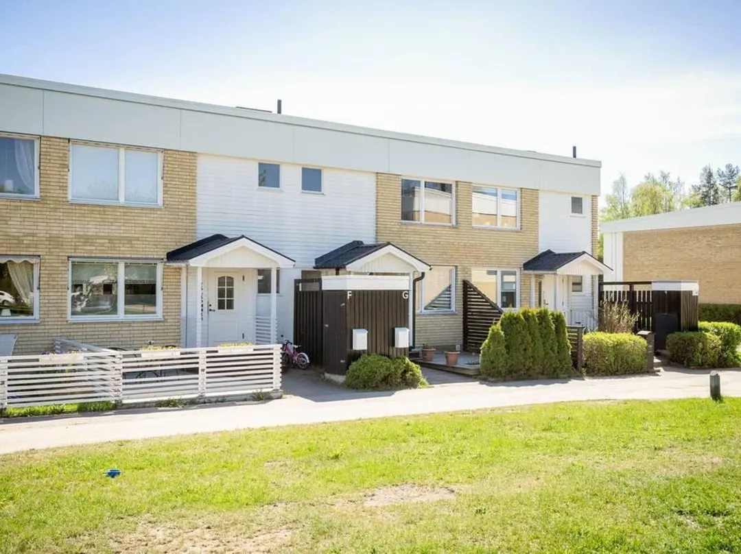 Fully Renovated 4br Home With Modern Kitchen - Gävle