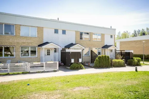 Fully Renovated 4BR Home with Modern Kitchen - 3-Star