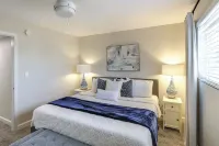 Walk to Ole Miss Stadium - Patio & Pool - Apartments