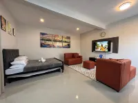 Stay at Diez R1, Queen Bed and Private Kitchen - ที่มีอ่างอาบน้ำ
