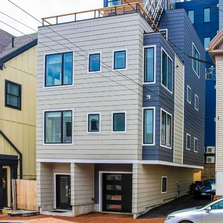 Spacious Portland Home Walk Downtown!