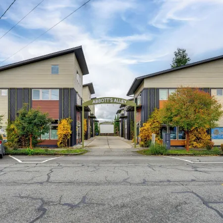 3 Blocks to Dtwn! Cozy Sedro-woolley Retreat!
