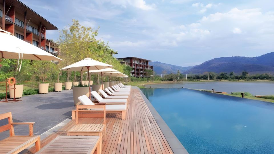 atta Lakeside Resort Suite