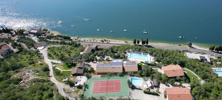 Taki Village Отели в г. Брендзоне
