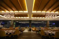 The Pristine Hotel - breakfast