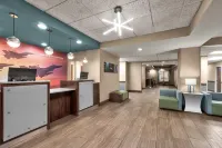 La Quinta Inn & Suites by Wyndham Midwest City - Tinker AFB - parking