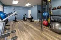 3BR Family Apartment for 8 Peaceful Residential Retreat - نادي رياضي