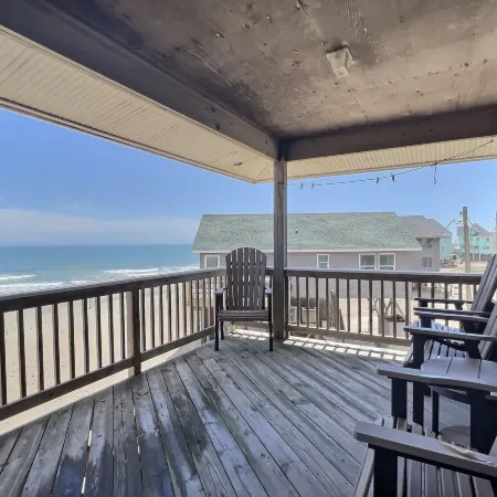 Lighthouse View Oceanfront Lodging